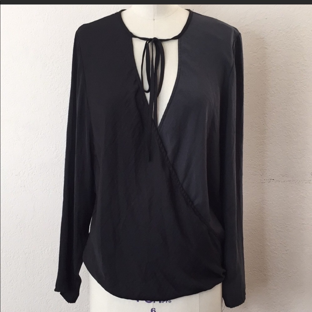 silence + noise black & gray top M